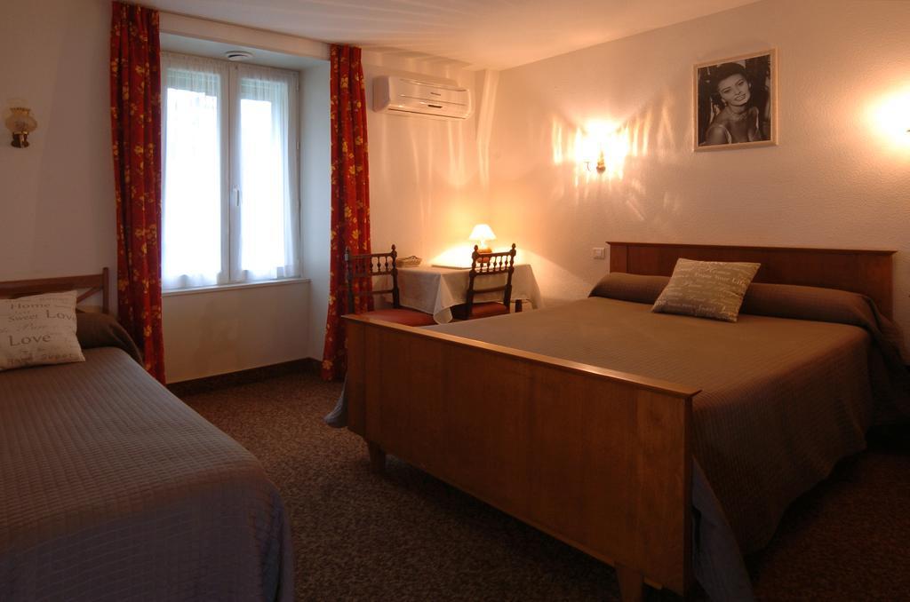 Hotel Du Lion D'Or Entraygues-sur-Truyère Rom bilde